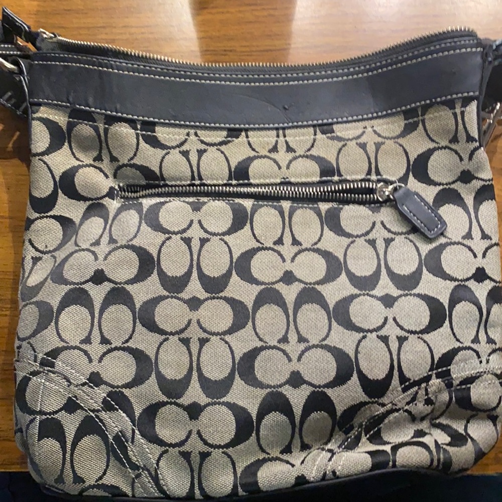 Used Coach M3U-10403 pocketbook with 2 wristlets